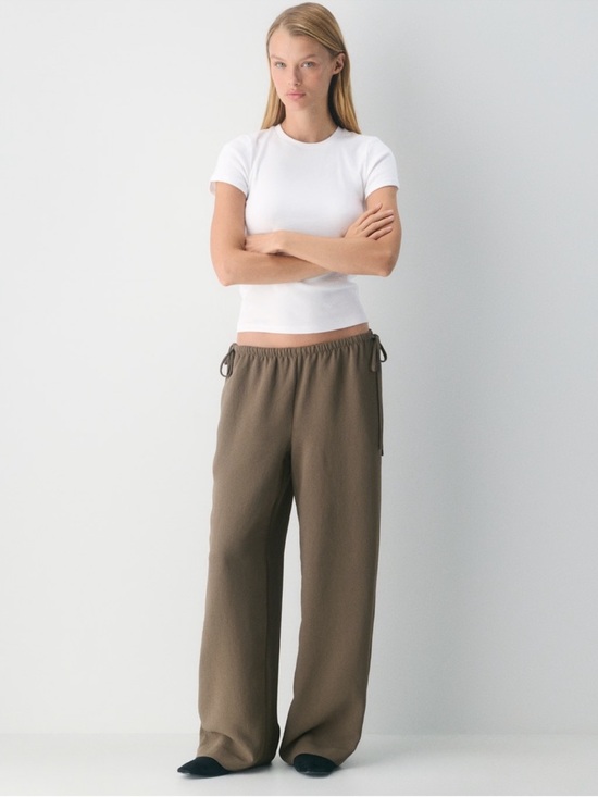 Aritzia Pants - Aritzia Artisan Pants Crepette, size small, Cola Taupe